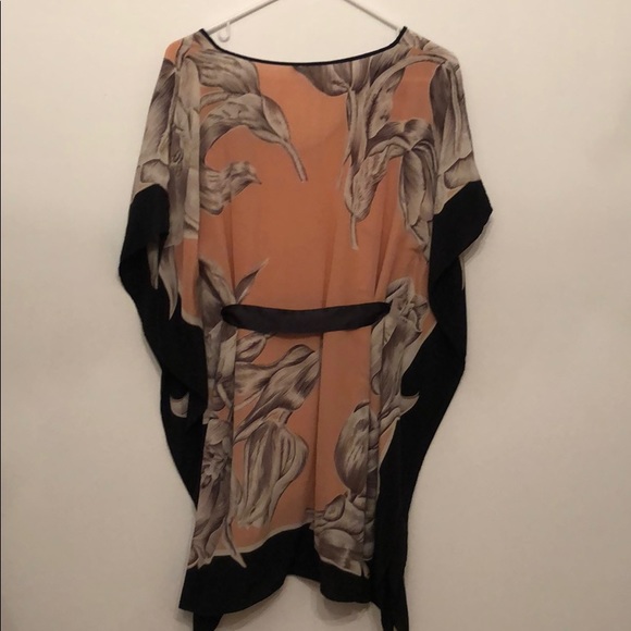 Lil silk floral caftan - Picture 3 of 5